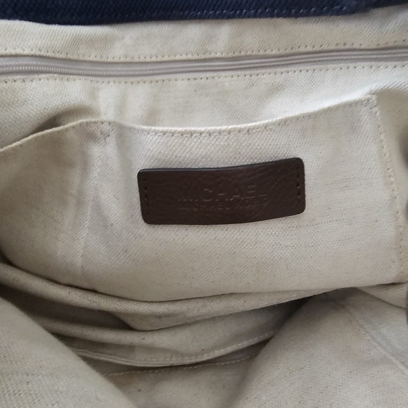 Michael Kors Coastal Purse - Picture 5 of 11